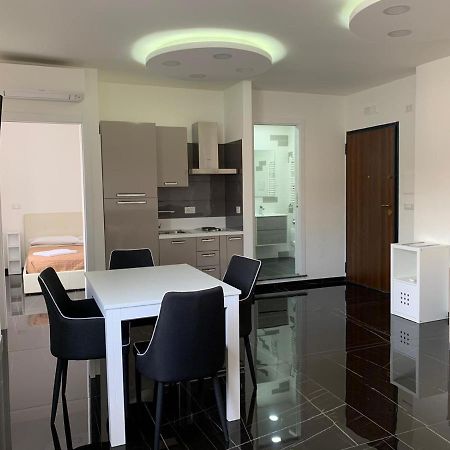 נאפולי Mondo Suites Apartments מראה חיצוני תמונה